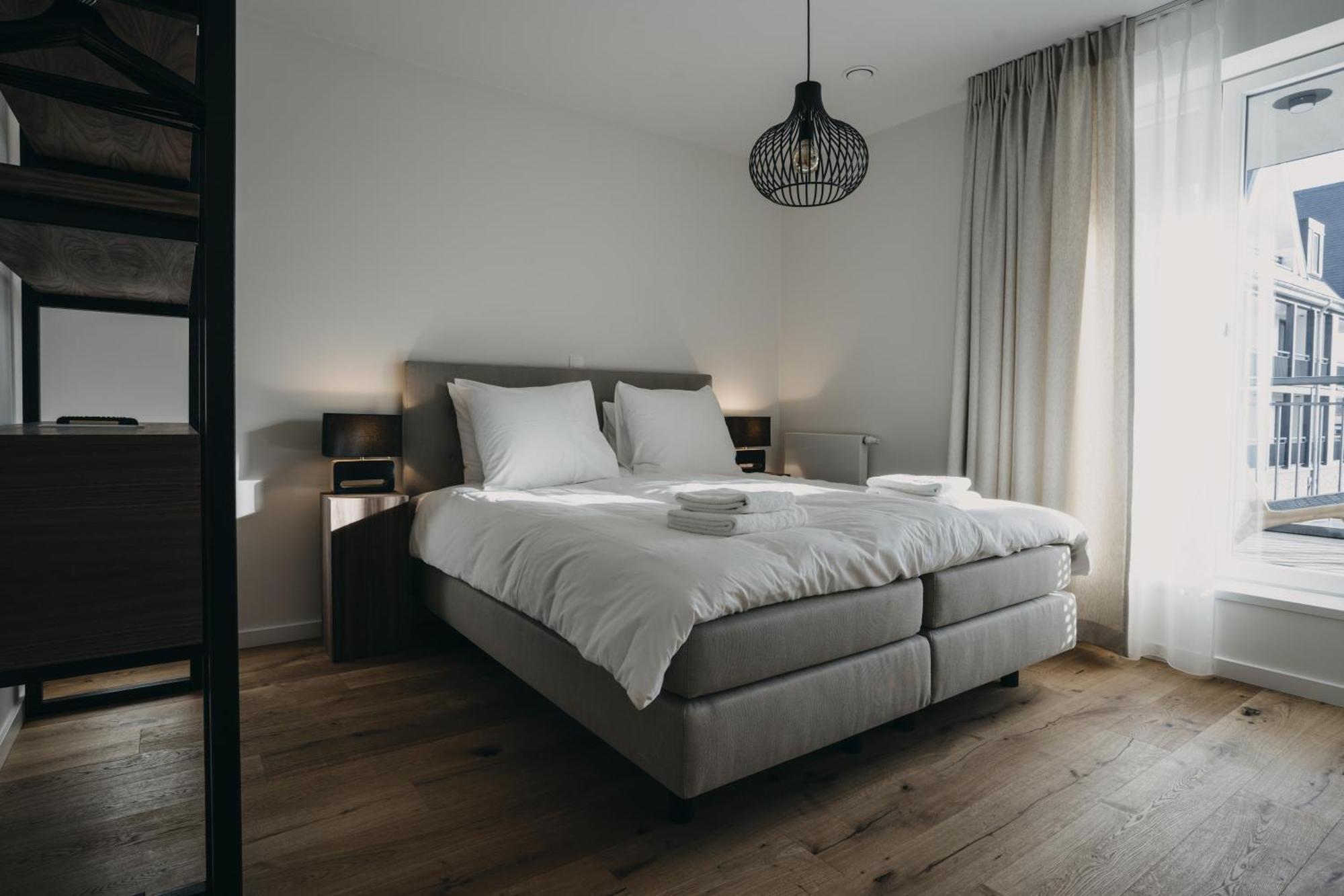 Huswell - The Tide - Stylish Seaview Apartment For 4 - Prime Location & Private Parking Cadzand Buitenkant foto